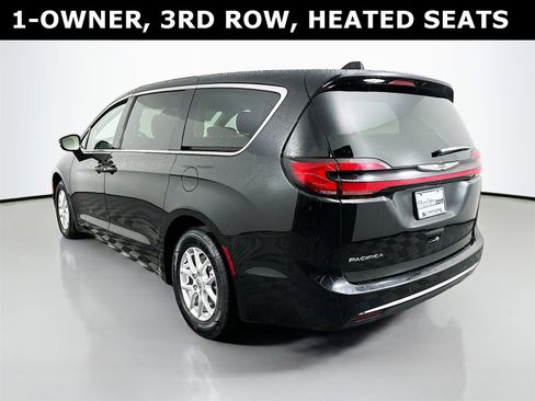Used 2024 Chrysler Pacifica Touring-L image 6