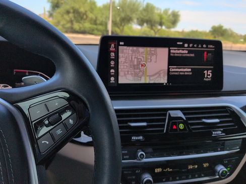 Used 2023 BMW 530i w/ Premium Package RWD image 7