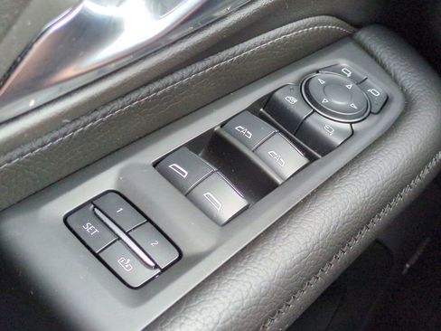 Used 2024 GMC Yukon Denali w/ Advanced Technology Package AWD/4WD image 28