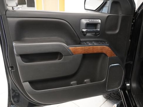 Used 2015 Chevrolet Silverado 1500 LTZ AWD/4WD image 16