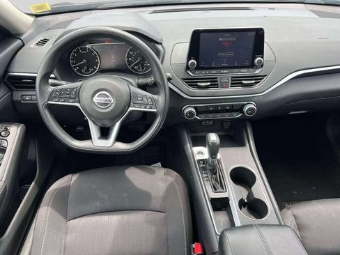 Certified 2022 Nissan Altima 2.5 SV FWD image 13