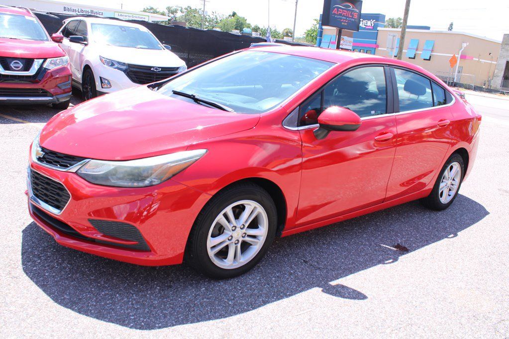 Used 2018 Chevrolet Cruze LT FWD image 2