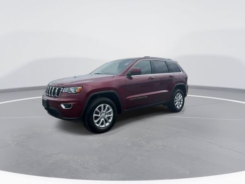 Used 2021 Jeep Grand Cherokee Laredo AWD/4WD image 3
