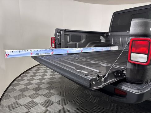 New 2025 Jeep Gladiator Sport image 7