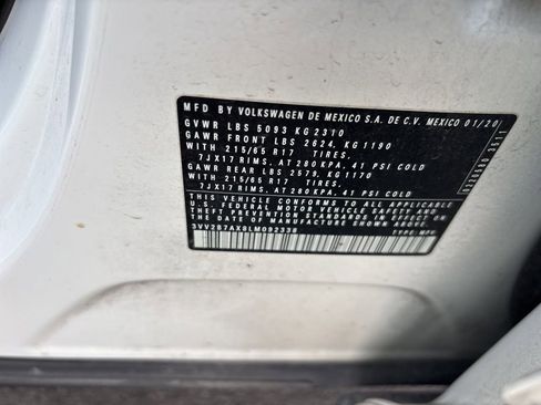 Used 2020 Volkswagen Tiguan SE AWD/4WD image 17