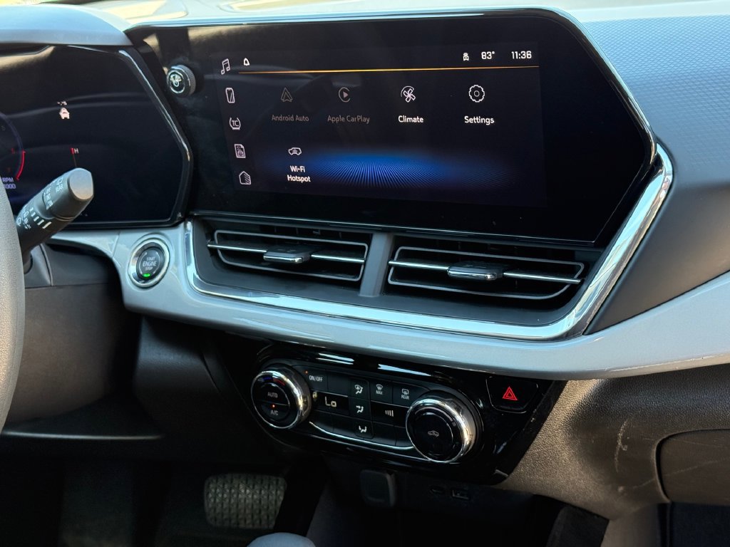 Used 2025 Chevrolet Trax LT FWD image 26
