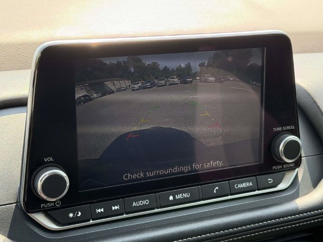 Used 2023 Nissan Rogue S AWD/4WD image 2