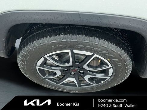 Used 2025 Jeep Compass Trailhawk AWD/4WD image 9