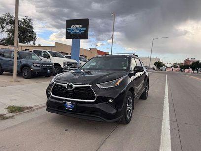 Used 2021 Toyota Highlander XLE