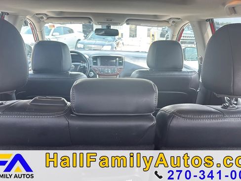 Used 2018 Nissan Pathfinder Platinum w/ Cargo Package FWD image 16