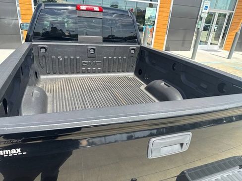 Used 2017 GMC Sierra 1500 SLE w/ SLE Value Package AWD/4WD image 10