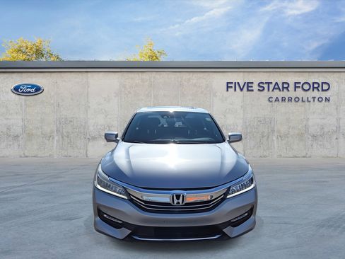 Used 2017 Honda Accord Touring image 3