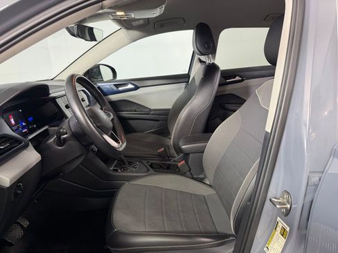 Used 2023 Volkswagen Taos SE FWD image 21