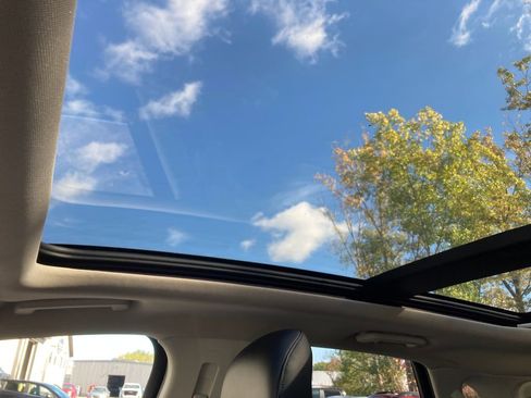 Used 2018 Ford Edge Titanium w/ Equipment Group 301A image 25