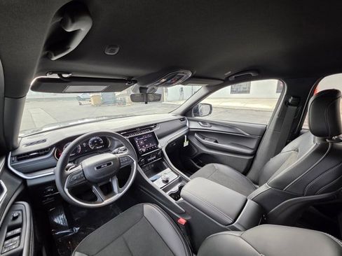 New 2025 Jeep Grand Cherokee L Laredo image 20