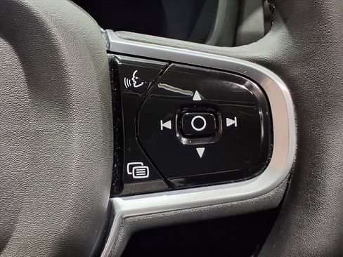 Used 2023 Volvo S60 B5 Plus w/ Climate Package image 18