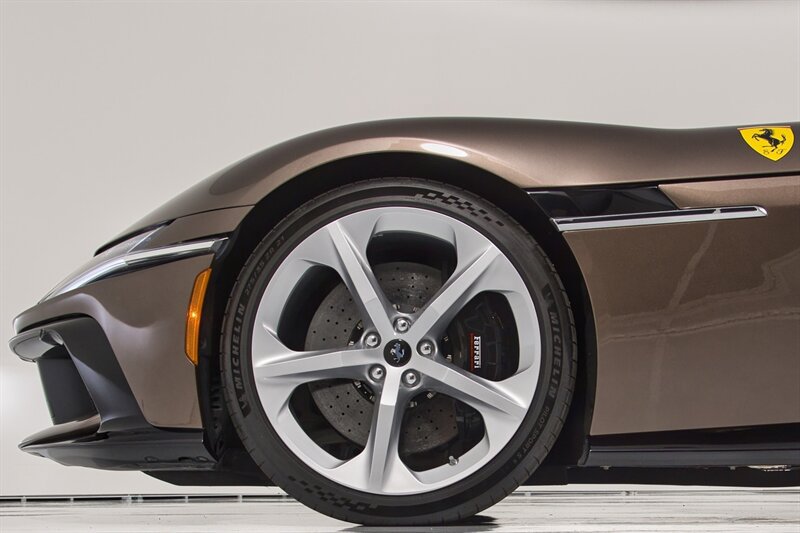 Used 2025 Ferrari 12Cilindri RWD image 6