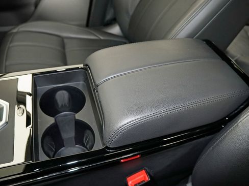 Used 2023 Land Rover Range Rover Evoque R-Dynamic S image 28