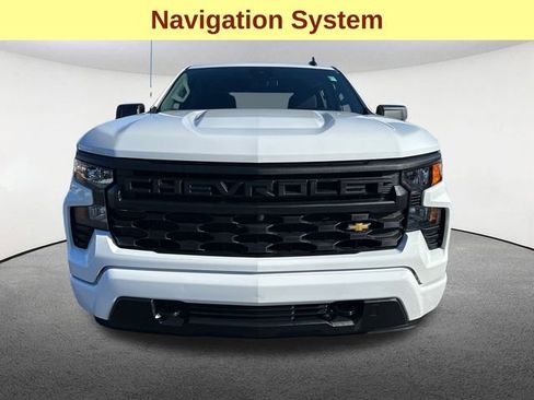 Used 2025 Chevrolet Silverado 1500 Custom image 4