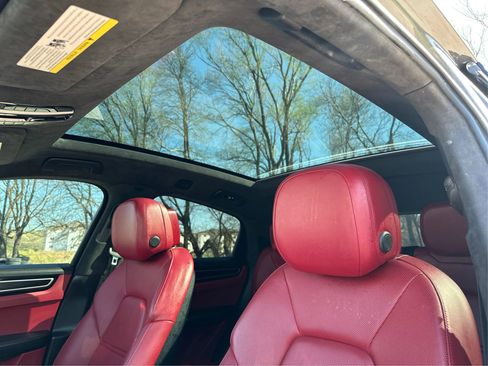 Used 2022 Porsche Cayenne GTS AWD/4WD image 22