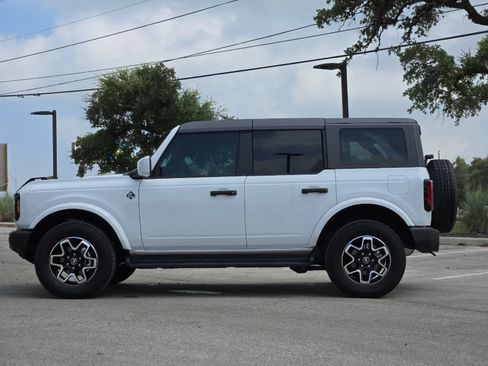 Used 2026 Ford Bronco Outer Banks AWD/4WD image 2