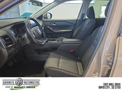 Used 2025 Nissan Rogue SV AWD/4WD image 10