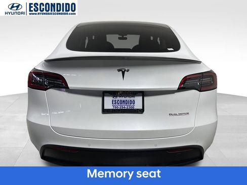Used 2022 Tesla Model Y Performance image 4