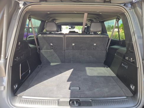 Used 2024 Jeep Wagoneer L Series II w/ Flexible Seating Group RWD image 22