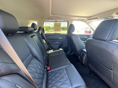 Used 2023 Nissan Rogue Platinum w/ Platinum Premium Package AWD/4WD image 29