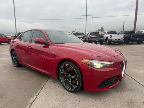 Used 2022 Alfa Romeo Giulia Ti AWD/4WD image 4