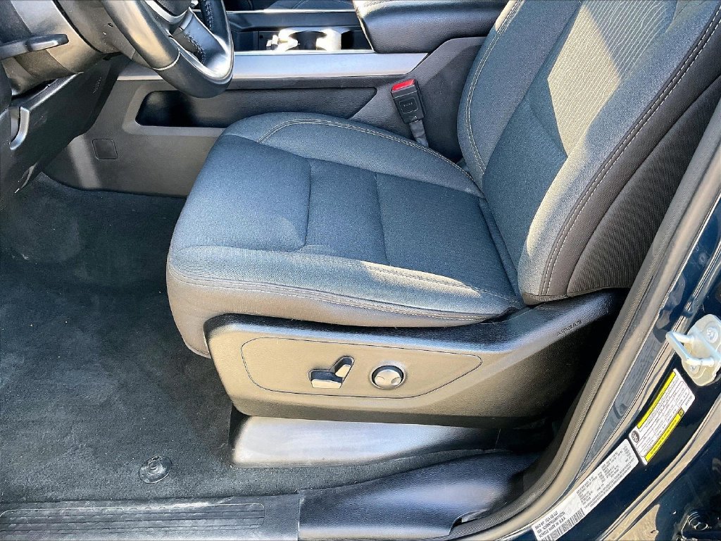 Used 2024 RAM 1500 Big Horn AWD/4WD image 30