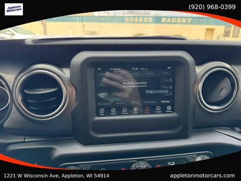 Used 2019 Jeep Wrangler Unlimited Sahara w/ Safety Group image 30