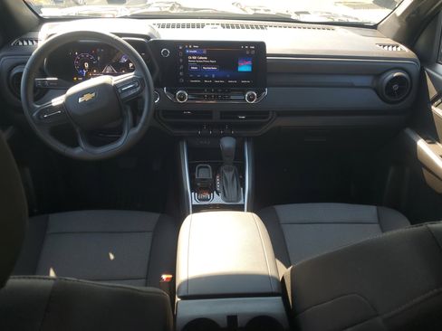 Used 2025 Chevrolet Colorado W/T image 13