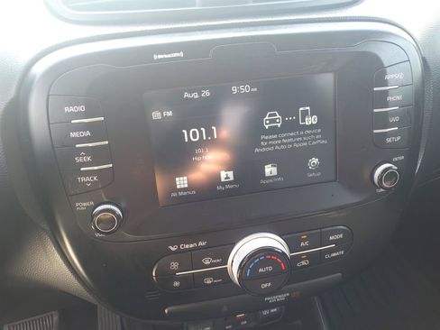 Used 2018 Kia Soul + FWD image 18