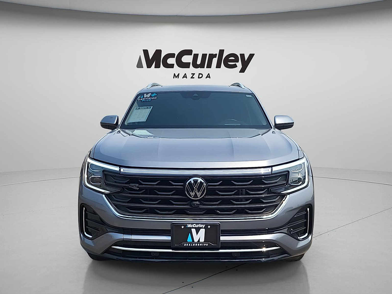 Used 2024 Volkswagen Atlas SEL Premium R-Line AWD/4WD image 2