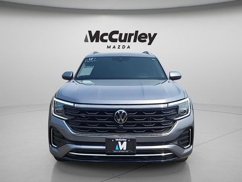 Used 2024 Volkswagen Atlas SEL Premium R-Line AWD/4WD image 2