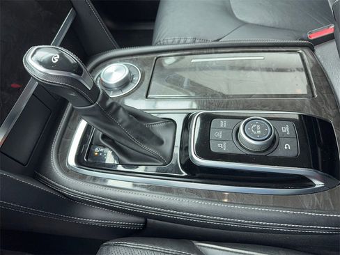 Used 2024 INFINITI QX80 Luxe image 30