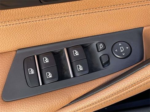 Used 2018 BMW 530i xDrive w/ Premium Package image 18