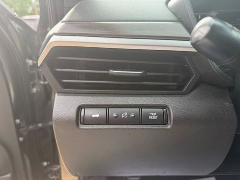 Used 2023 Nissan Altima 2.5 SV FWD image 32