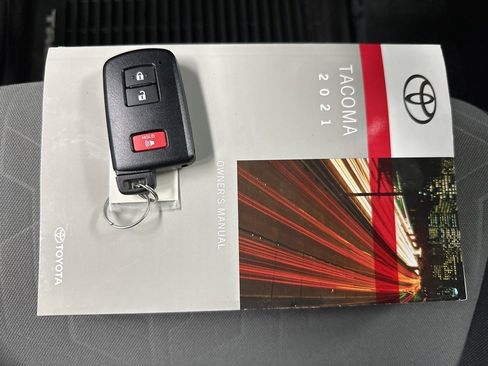 Used 2021 Toyota Tacoma TRD Off-Road image 41