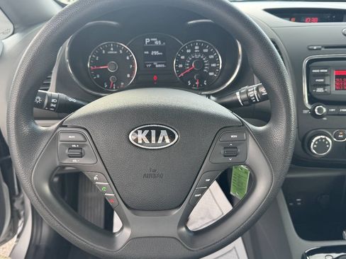 Used 2017 Kia Forte LX FWD image 9