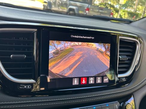 New 2026 Chrysler Pacifica Select w/ S Appearance Package image 21