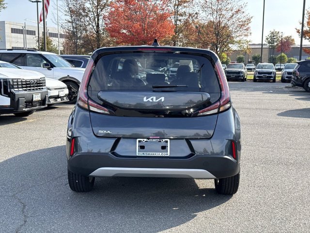 Used 2025 Kia Soul LX w/ LX Technology Package FWD image 3
