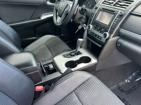 Used 2014 Toyota Camry SE FWD image 15