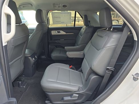 New 2025 Ford Explorer Active w/ Active Comfort Package image 15