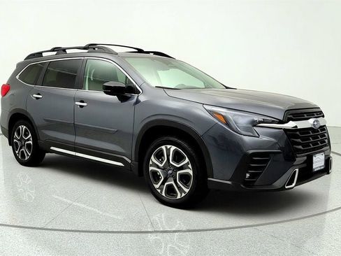 Used 2025 Subaru Ascent Touring AWD/4WD image 3
