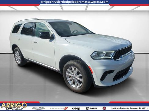 Used 2024 Dodge Durango SXT image 1