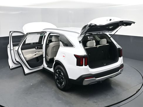 New 2026 Kia Sorento S image 15