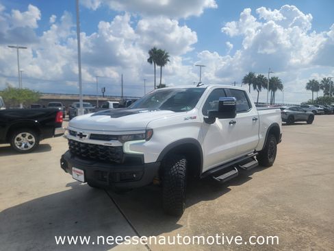 Used 2024 Chevrolet Silverado 1500 ZR2 w/ ZR2 Bison Edition image 3