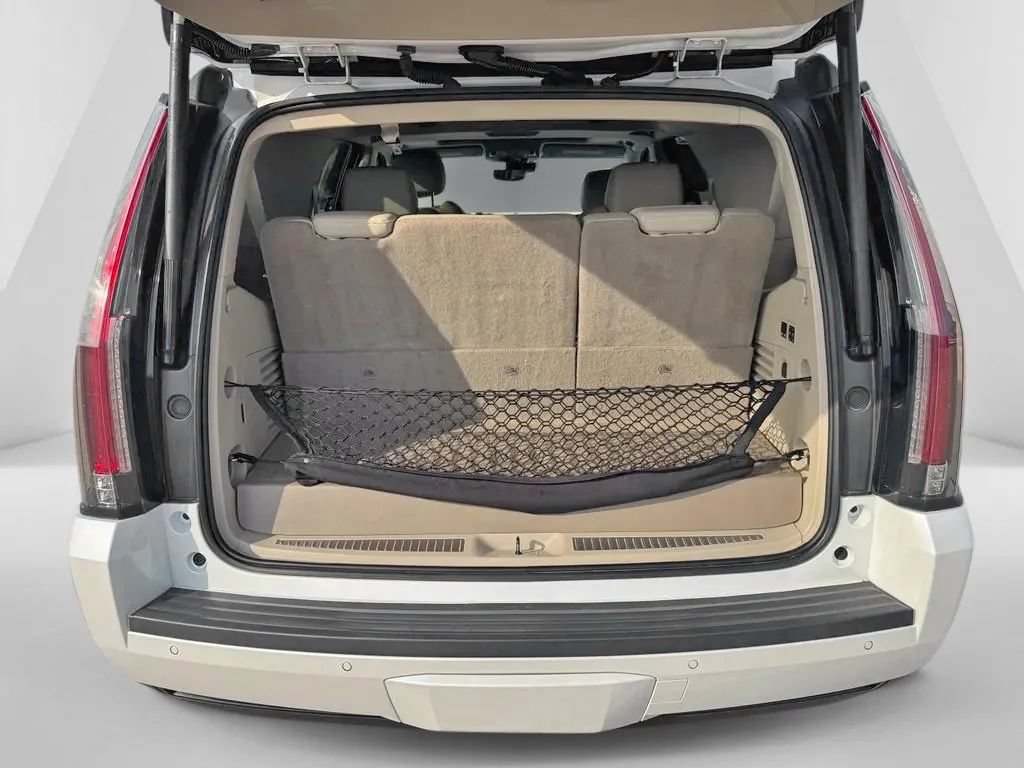 Used 2018 Cadillac Escalade Luxury AWD/4WD image 33